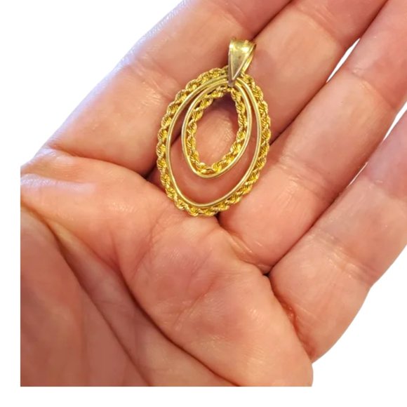 Large 14k Gold Rope Design Pendant - Picture 5 of 11